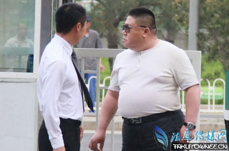 刘金山车祸严重吗?刘金山打保安事件是怎么回事?