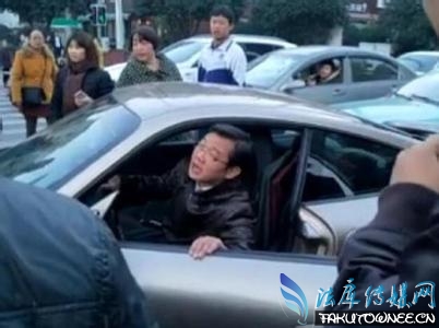 笑星开豪车骂交警你算老几!辱骂交警应该被如何处理?