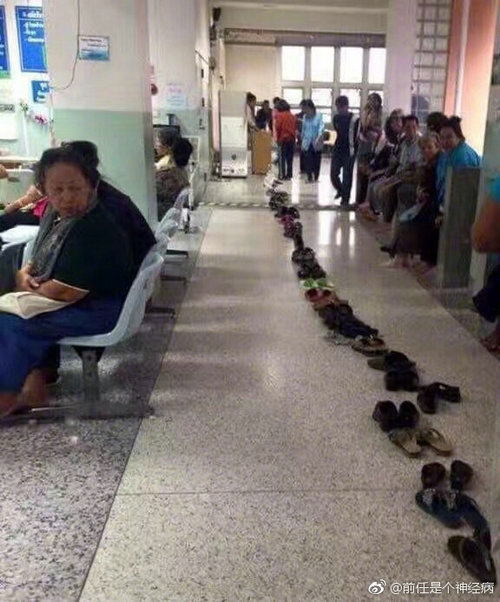 泰国人居然用鞋排队?泰国的拖鞋便宜吗?