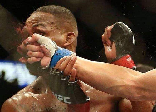 UFC为什么打倒了还补拳 UFC打死过人吗