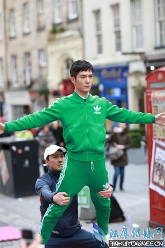 天王黎明非凡搭档频繁尿尿,黎明非凡搭档出场费多少钱?